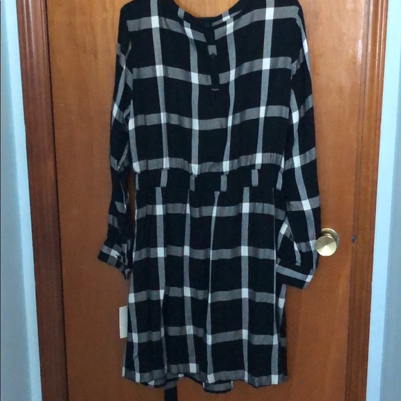 Dress - Picture 4 of 4